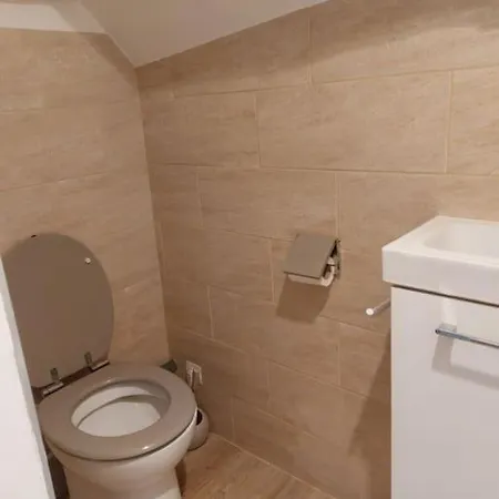 Maison Charmante St Aventin Classee 2 Etoiles *