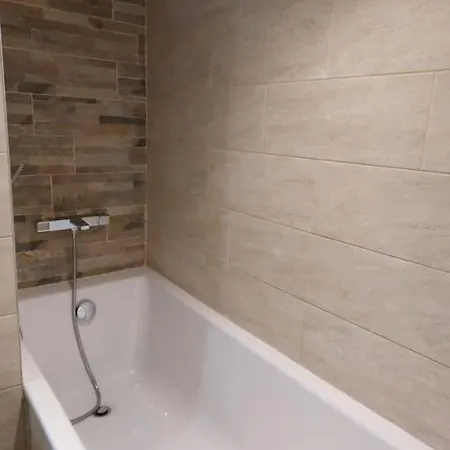 Maison Charmante St Aventin Classee 2 Etoiles * Saint-Aventin
